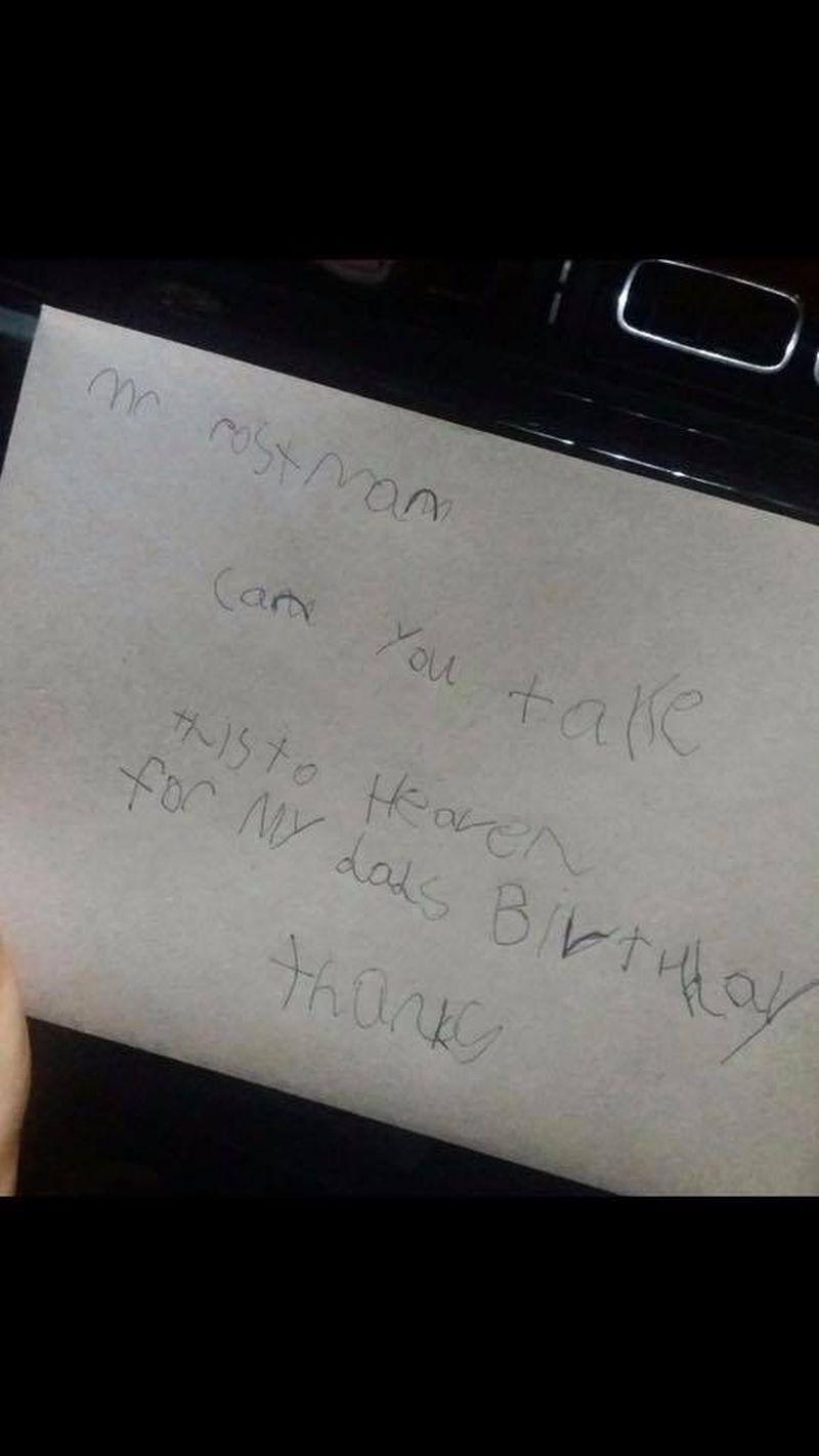 Un Băiețel I A Trimis O Scrisoare Tatălui Său Aflat In Rai