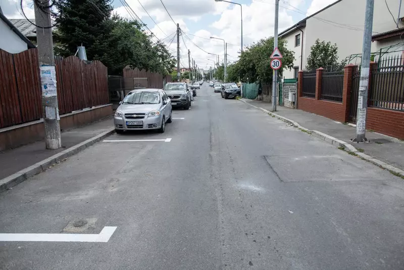 MÄƒsura Care I ScandalizeazÄƒ Pe Locuitorii Sectorului 5 PrimÄƒria A Trasat Locuri De Parcare Pe StrÄƒzile Cu Case Libertatea