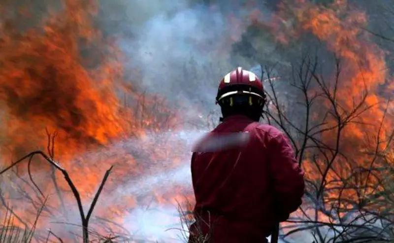 Cod RoÈ™u De Risc De Incendii De PÄƒdure In Grecia Libertatea