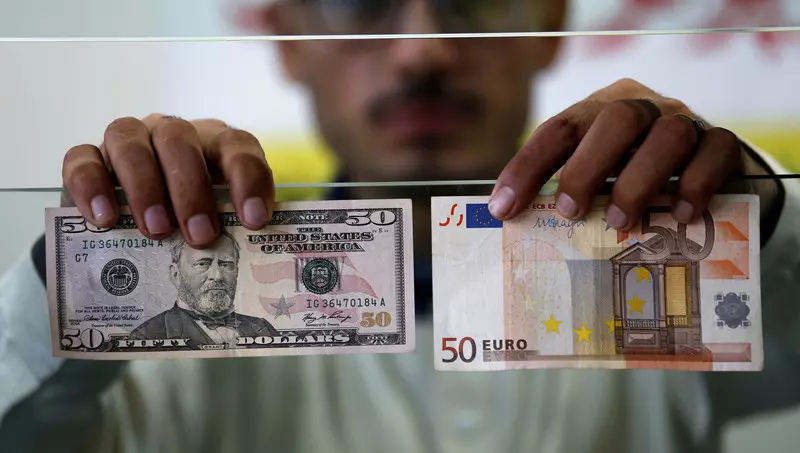 Curs Valutar 15 Mai 2020 Leul A Pierdut Teren In Raport Cu Euro Libertatea