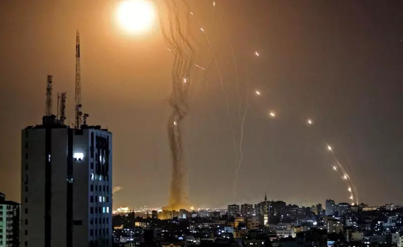 VIDEO Iron Dome: scutul israelian a doborât majoritatea rachetelor Hamas, dar și-a arătat vulnerabilitatea. Cum funcționează sistemul