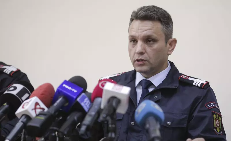 Video. Generalul Cristian Radu, șeful IGSU care a ascuns filmările de la Colectiv, este cercetat penal pentru că și-a pus șoferul să-și asume, în locul lui, un accident 