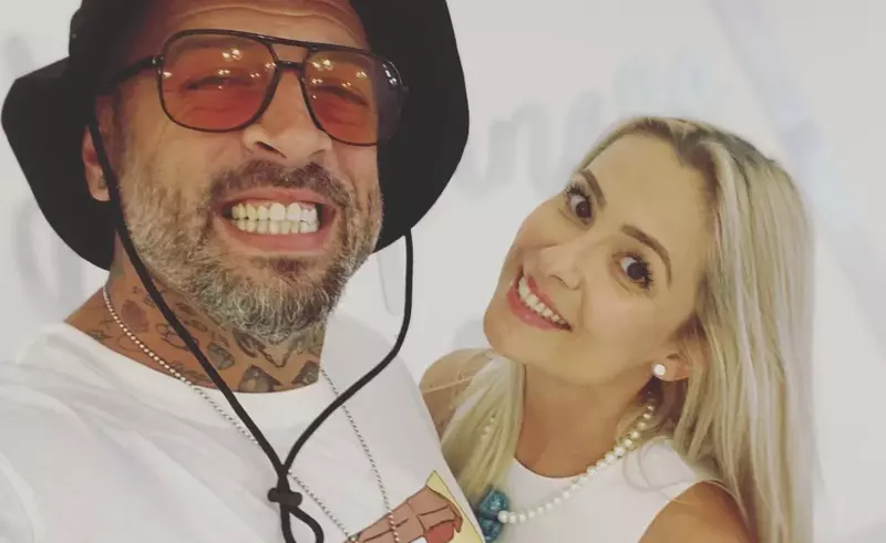 VIDEO CRBL și Elena divorțează după 16 ani de căsnicie. Mesajul transmis de cei doi. „Am ajuns la concluzia că este mai bine pentru noi