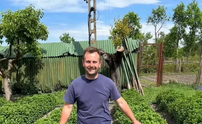 VIDEO Povestea de succes a lui „Alex cu menta, un tânăr întors din străinătate să cultive plante aromatice: „În patru luni se fac bani cât pentru tot anul