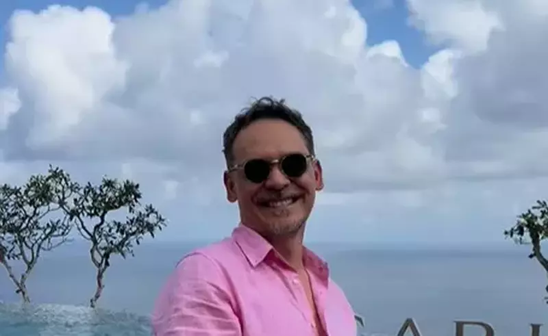 VIDEO Cu cine s-a întâlnit Răzvan Simion în vacanța din Bali: „Total la întâmplare”. Prezentatorul e în luna de miere cu Daliana Răducan