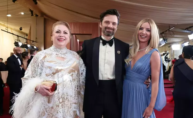 VIDEO Sebastian Stan, cu mama la Premiile Oscar 2025. De ce l-a certat Georgeta Orlovschi pe actor chiar pe covorul roșu: „I-am spus că nu pot”