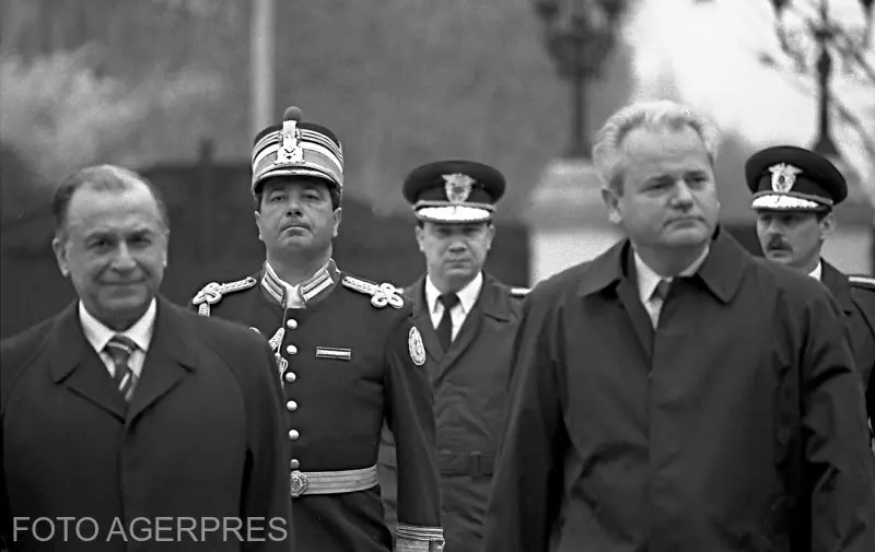 Vizita in Romania a presedintelui Serbiei, Slobodan Milosevic, primit de Ion Iliescu (1994). Foto: Agerpres