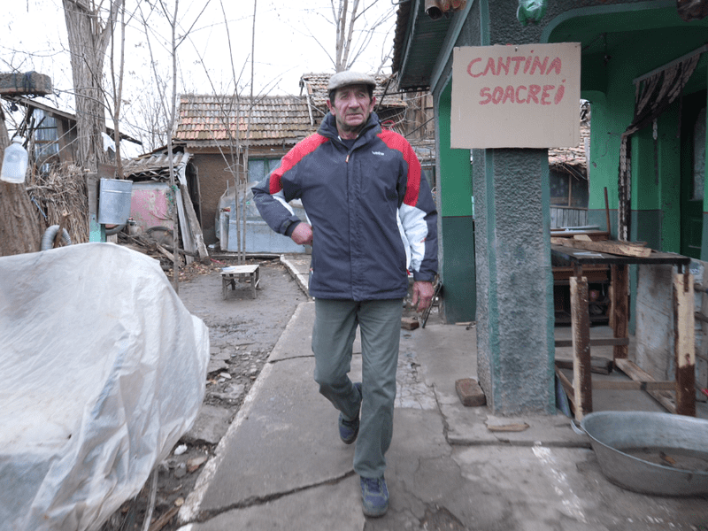 Amintiri ”Fierbinți” de Crăciun! La taclale cu Bucă și Nea Romu, sătenii-actori din serial