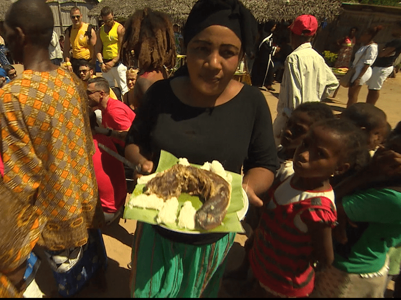 mancaruri bizare Ultimul Trib (1)