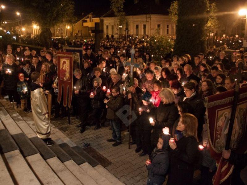 Paște 2016 Hristos A Inviat Așa Petrec Romanii De Paște Pe 1 Mai Foto Video Stiri știri Romania Libertatea Libertatea