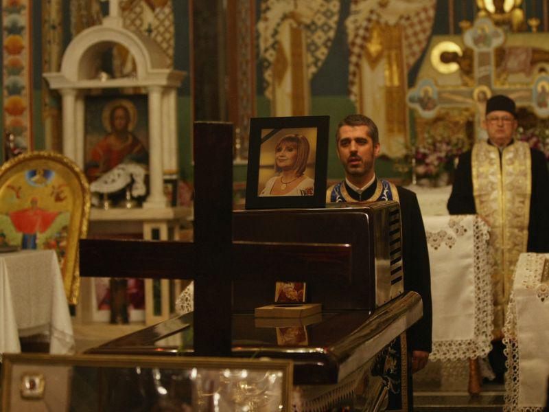 Ileana Ciuculete A Murit Trupului Artistei Ileana Ciuculete A Fost Depus La Capelă 30 De Apropiați Au Participat La Slujbă Libertatea