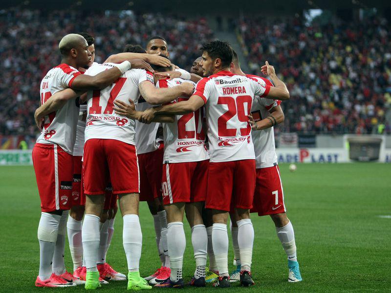 Live Text Finala Cupei Ligii Dinamo Acs Poli Timișoara 2 0 Cainii Au Castigat In Premieră Trofeul Haos La Decernarea Cupei Toate Reacţiile Foto Video Fotbal Sport Libertatea Libertatea