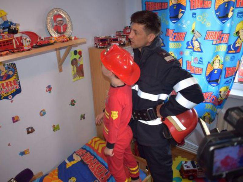 Un Puști De 6 Ani Din Botoșani Mare Fan Al Pompierilor Vizitat
