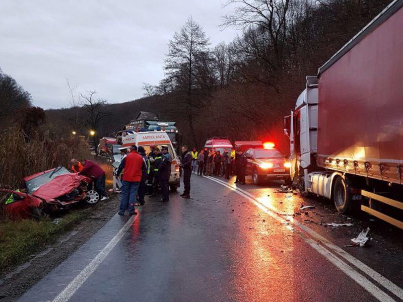 Accident Pe Dn1 Județul Sibiu O șoferiță A Murit După Ciocnirea