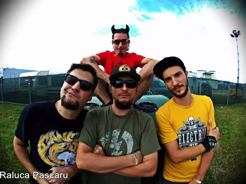 Niste_Baieti.jpg