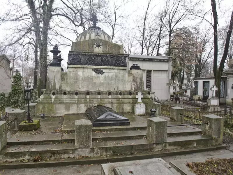 mausoleu-ghica__2__01.jpg