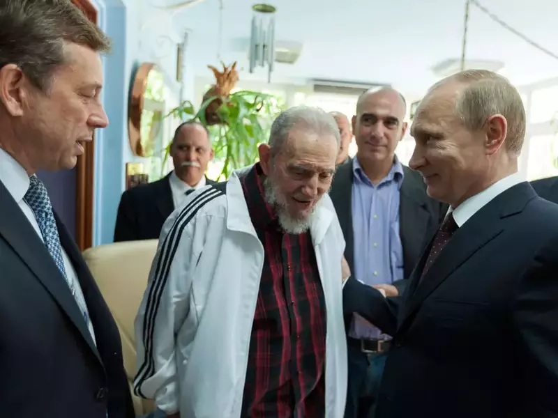 Vladimir_Putin_Fidel_Castro_Cuba_EPA_1.jpg