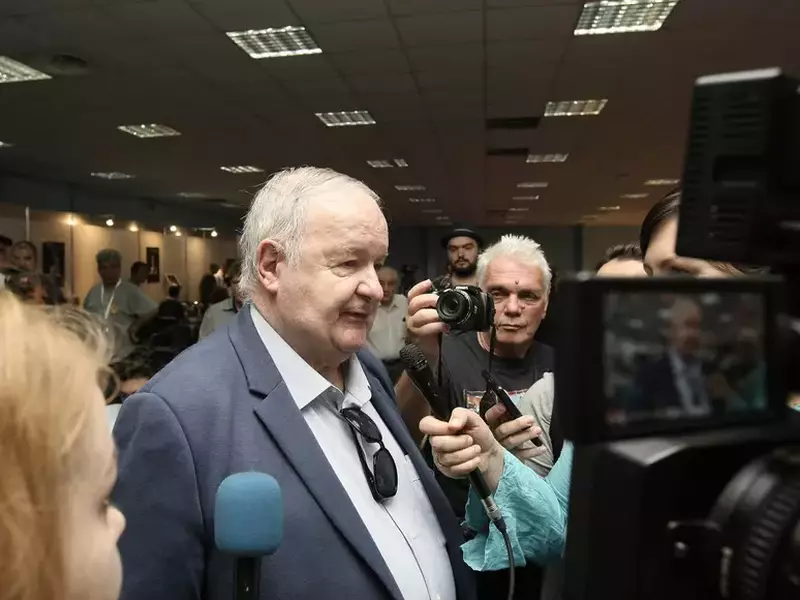 Maria Olaru și-a lansat cartea ”Prețul Aurului. Sinceritatea incomodă” / FOTO