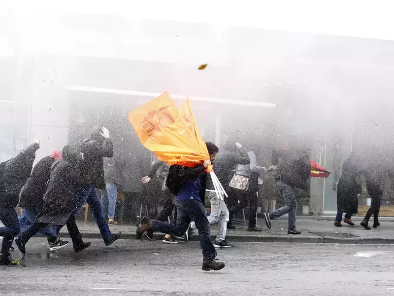 Violențe la o manifestație din Istanbul, după arestarea unor oficiali din cadrul partidului cadrul HDP – pro-kurd