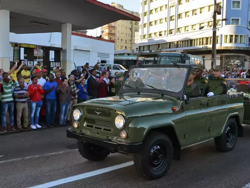 Urna funerară a lui Fidel Castro a plecat spre localitatea Santiago