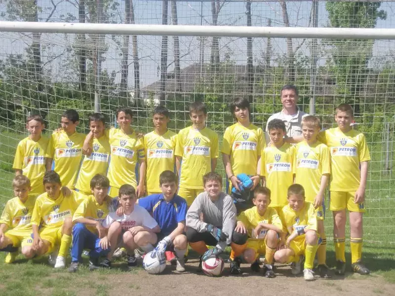 308120_198990653507438_644493567_n