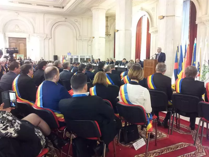 Reportaj: Primarii PSD, promisiuni de la centru: Salarii mărite, sporuri pentru fonduri europene, clarificarea legislației