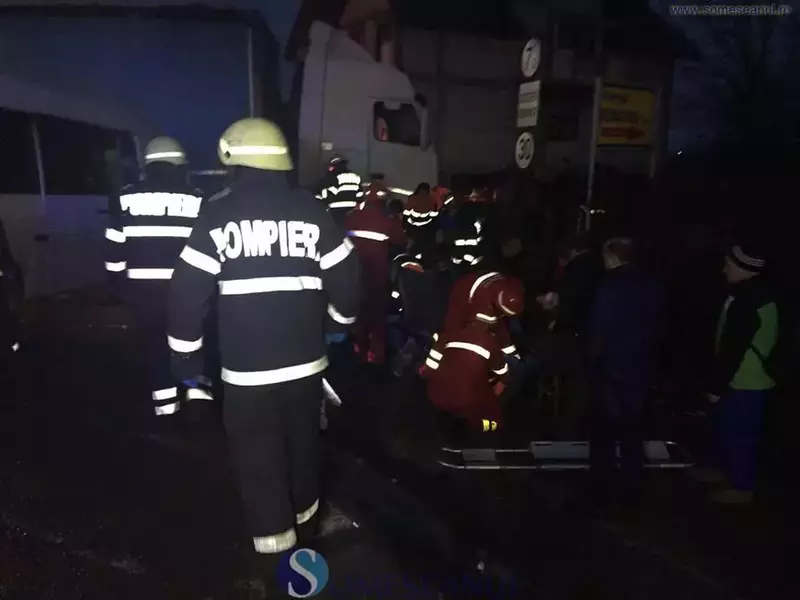 accident-microbuz-tir-rascruci