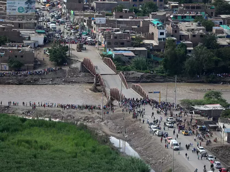 Inundații în Peru. 75 de morți și 70.000 de sinistrați din cauza ploilor diluviene