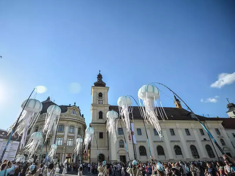 2017_06_10_0_1_prima-zi-a-fits-s-a-incheiat-cu-un-foc-de-artificii-de-15-minute-chiriac-e-prima-editie-cand-am-avut-toate-biletele-vandute-la-toate-spectacolele_5164