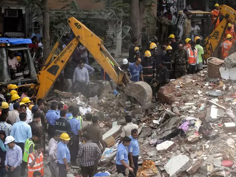 At least five died in a collapsed building in Mumbai