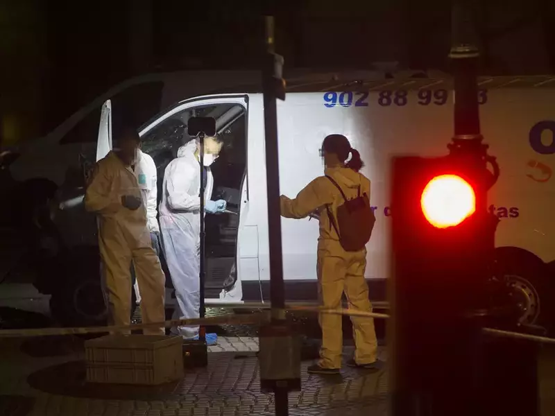 Poliția spaniolă cercetează duba folosită în atentatul din Barcelona