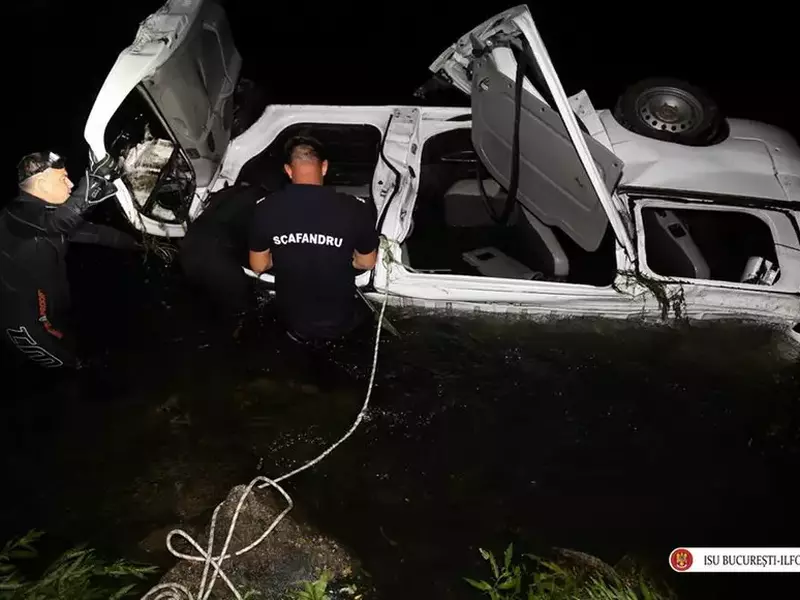 microbuz căzut în Dâmbovița (1)