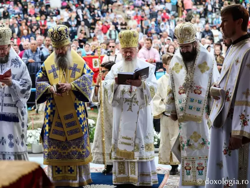 slujba de Sfânta Maria la Mânăstirea Nicula (2)