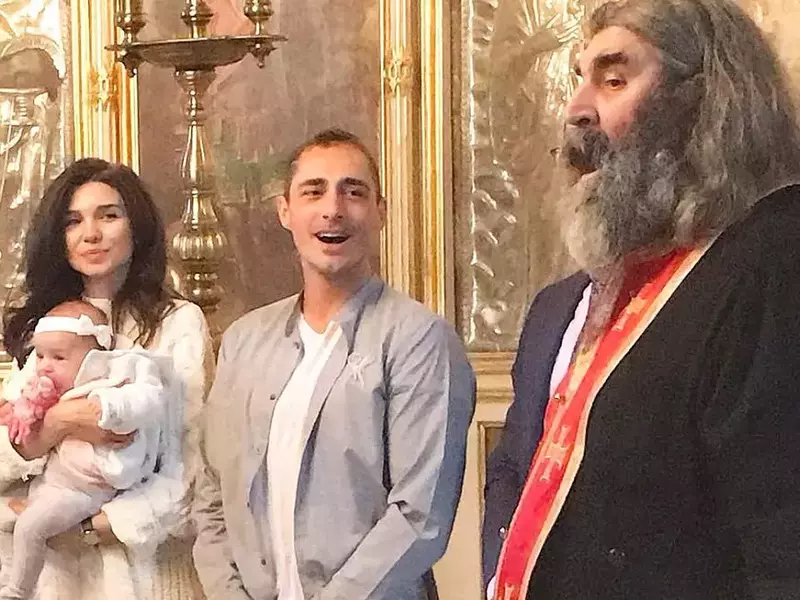 Vladimir Drăghia și-a botezat fetița. Imagini emoționante din biserică