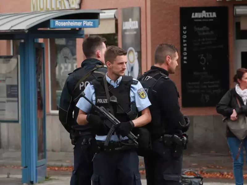 atac cu cuțitul în Munchen, Germania, polizei