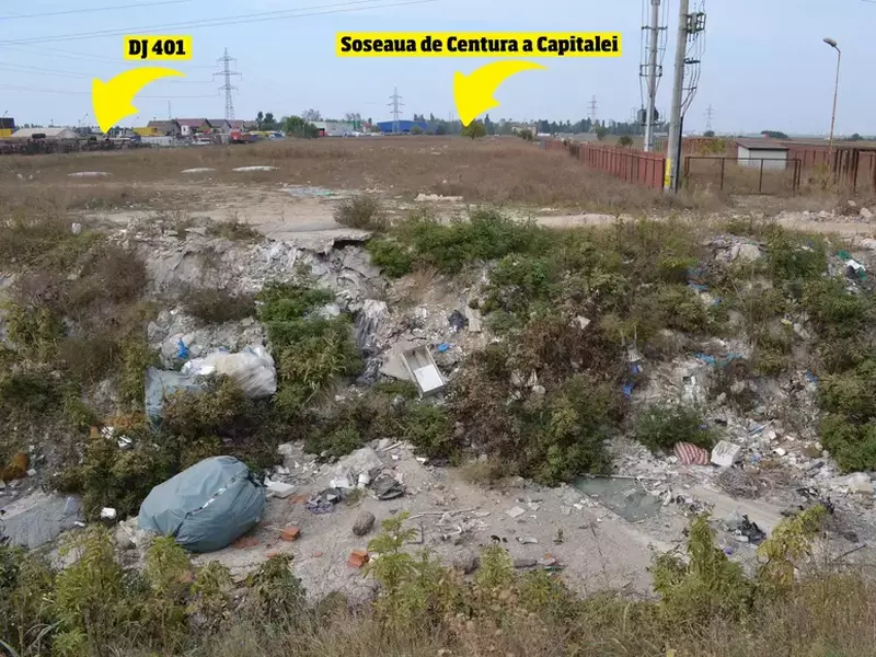 Tone de gunoi sunt aruncate în canalul de irigații de lângă București