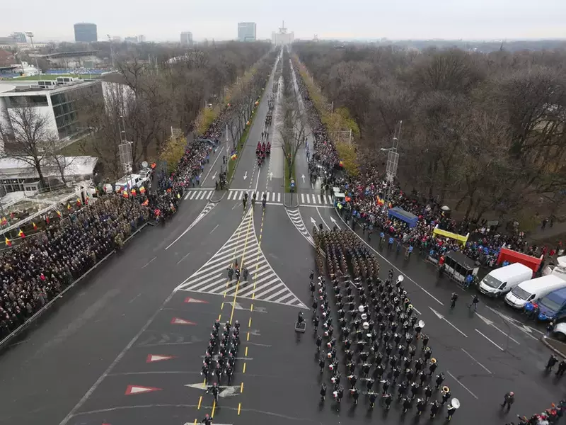 Parada de 1 Decembrie 2017, pe sub Arcul de Triumf