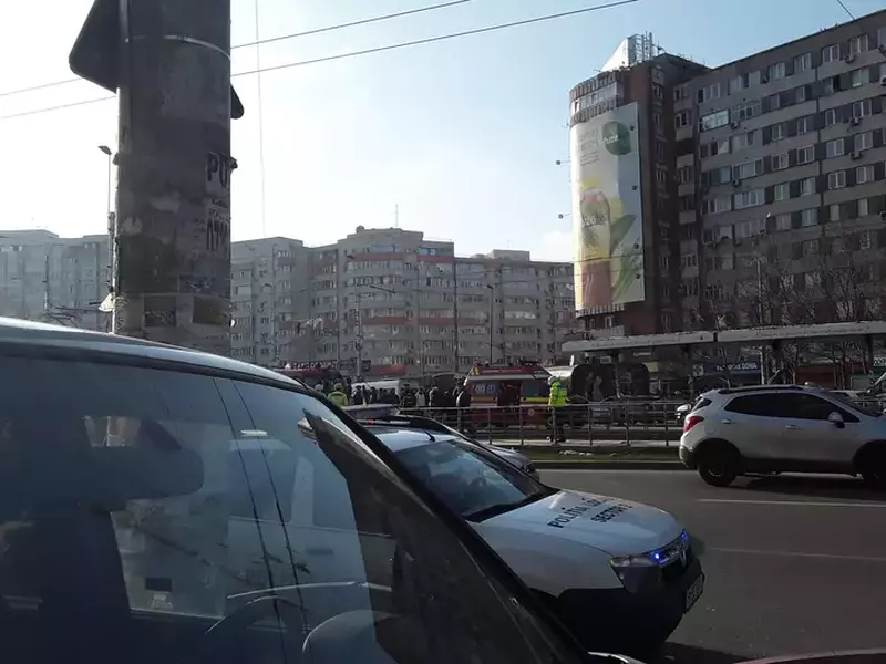 barbat cazut pe sine la pasajul Obor (1)