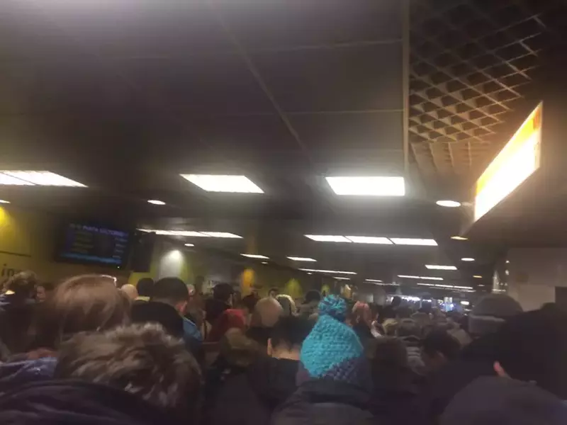 aglomeratie_metrou_piata victoriei (1)