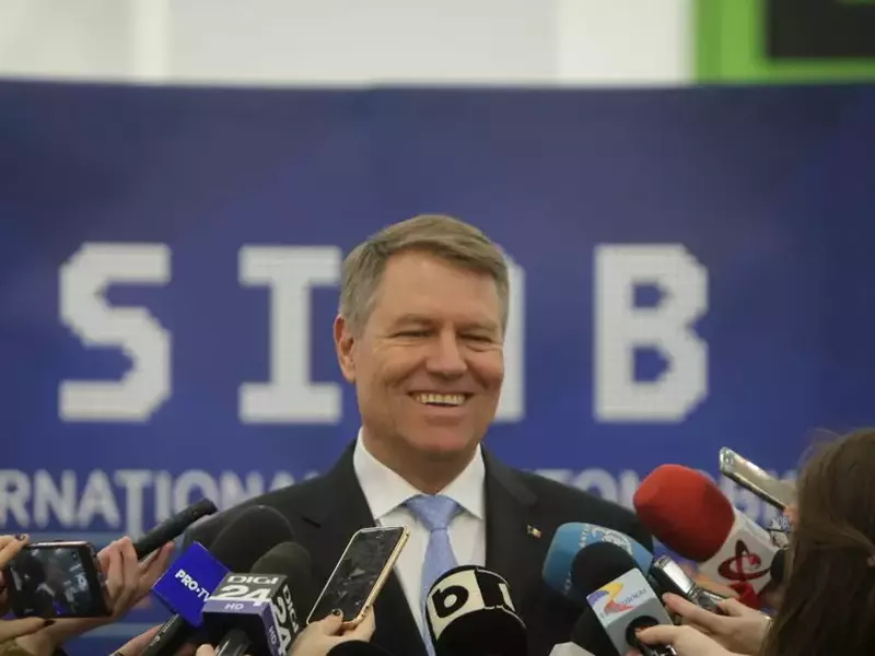 Klaus Iohannis nu va mai candida pentru nou mandat de președinte. Președintele Klaus Iohannis, zâmbind, la Salonul Internațional București 2018 (SIAB)