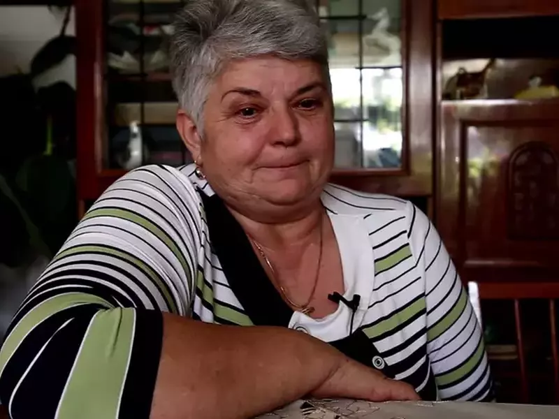 Tanți, mama tânărului împușcat la scăldat de ”călăul de pe baltă” Alexandru Rădulescu a povestit ân exclusivitate pentru Libertatea despre cum au fost ultimii ani, în care Costin, fiul pe care l-a iubit sincer, nu i-a mai călcat pragul.