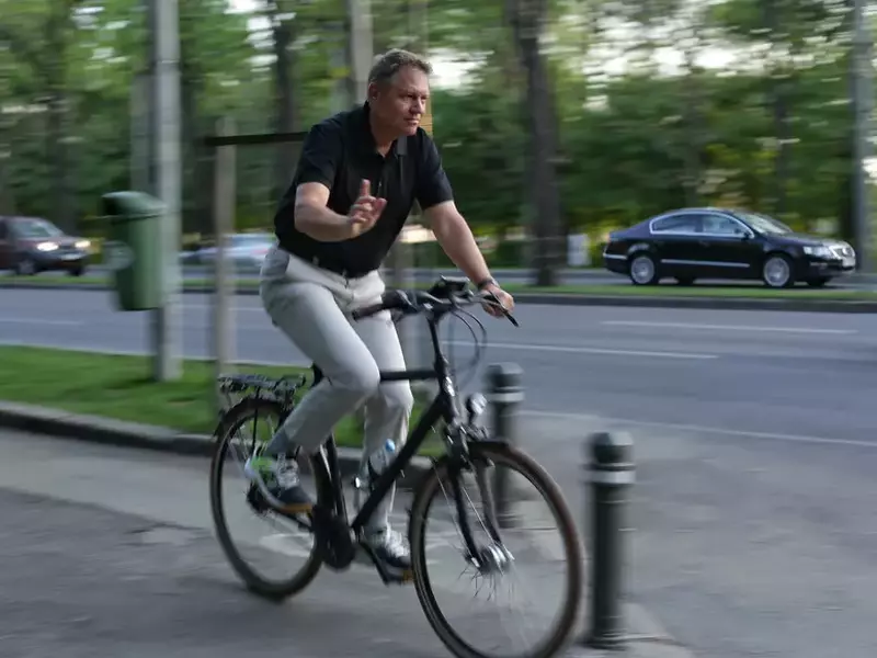 Klaus Iohannis, plimbare cu bicicleta Herăstrău