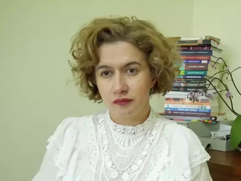 Copiii singuri acasă ajung dependenți de jocuri de noroc, alcool și droguri. Psihoterapeut Alina Ciupercovici