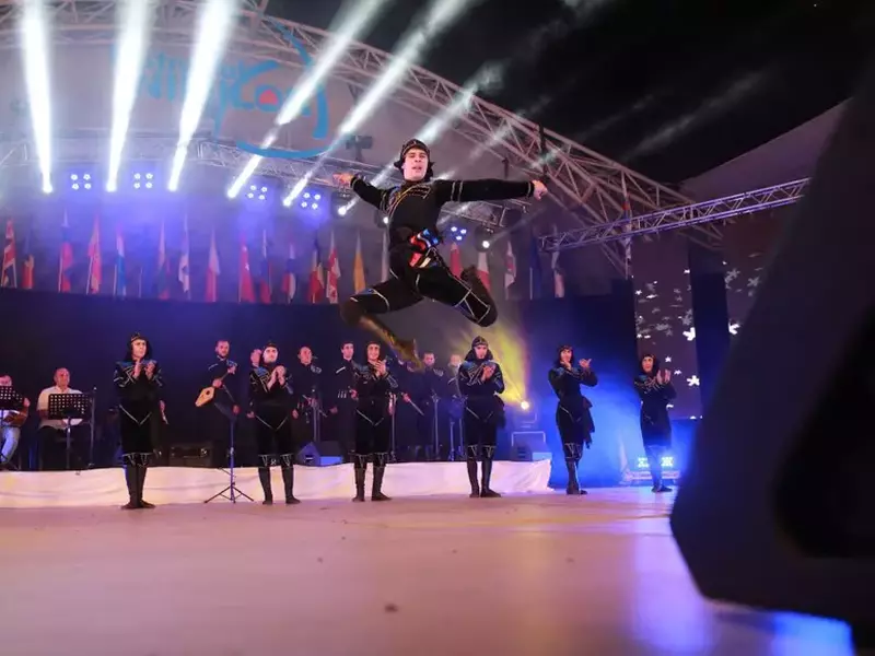 36677056_2161376337223503_8690042995405225984_n