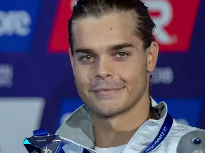 Mama lui Robert Glință face dezvăluiri: ”Vrea să priceapă ce e în capul lui!”. A renunțat la universitatea din SUA și revine în țară