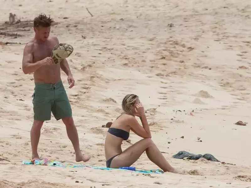 *EXCLUSIVE* Sean Penn vacations with girlfriend Leila George in Oahu