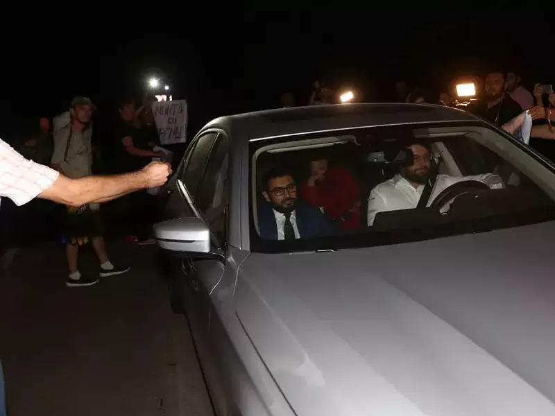 proteste la nunta fiului lui Liviu Dragnea