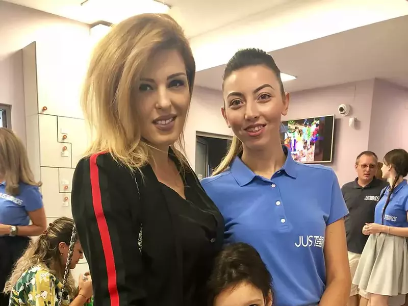 40591326_2031779400173627_4959541282360786944_n