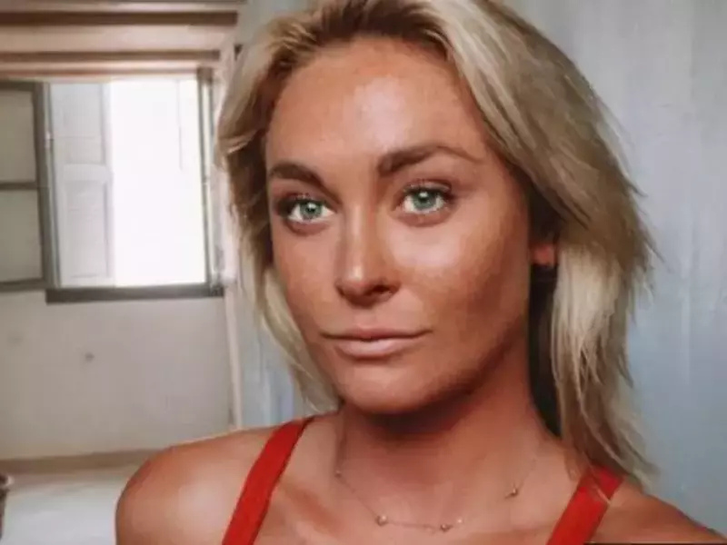 model mort pe iaht, in Grecia