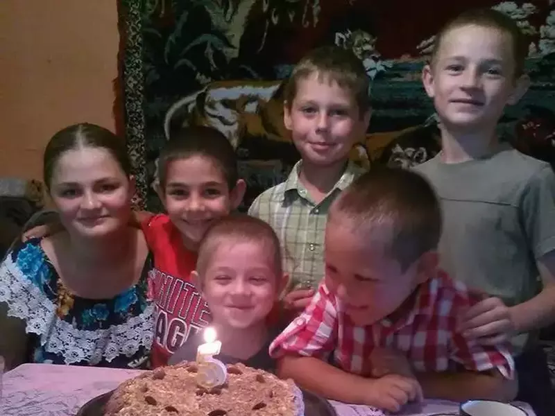 Familie cu nouă copii, lăsată fără alocație de primar